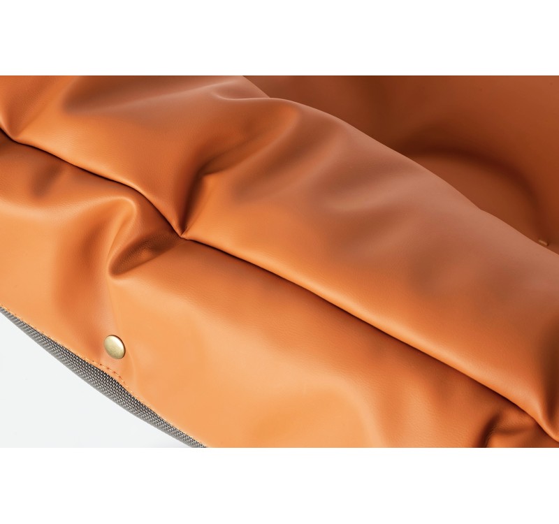 Fotel ARNI LOW z podnóżkiem - pomarańczowa ekoskóra, podstawa ciemna miedziana