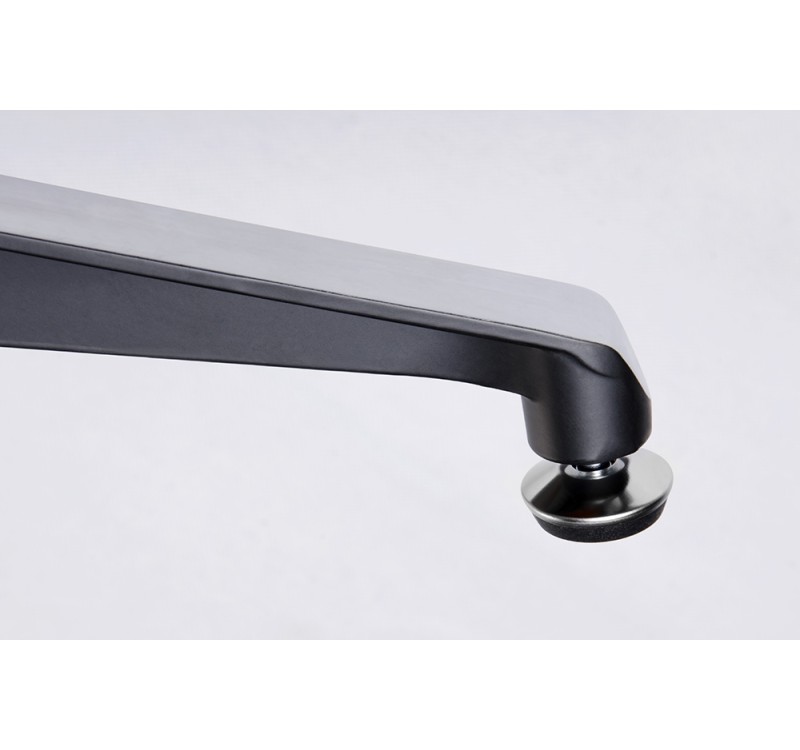 Fotel LOUNGE czarny / orzech z podnóżkiem