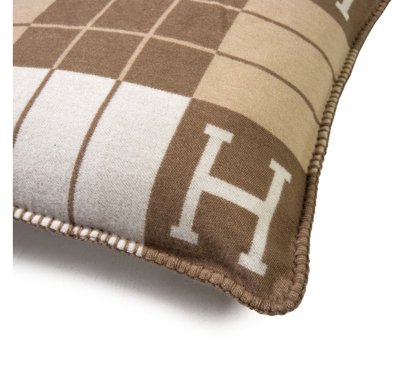 Poduszka dekoracyjna SHP PARIS HOME       ciemny beż