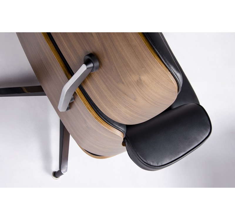 Fotel LOUNGE HM czarny / orzech  z podnóżkiem